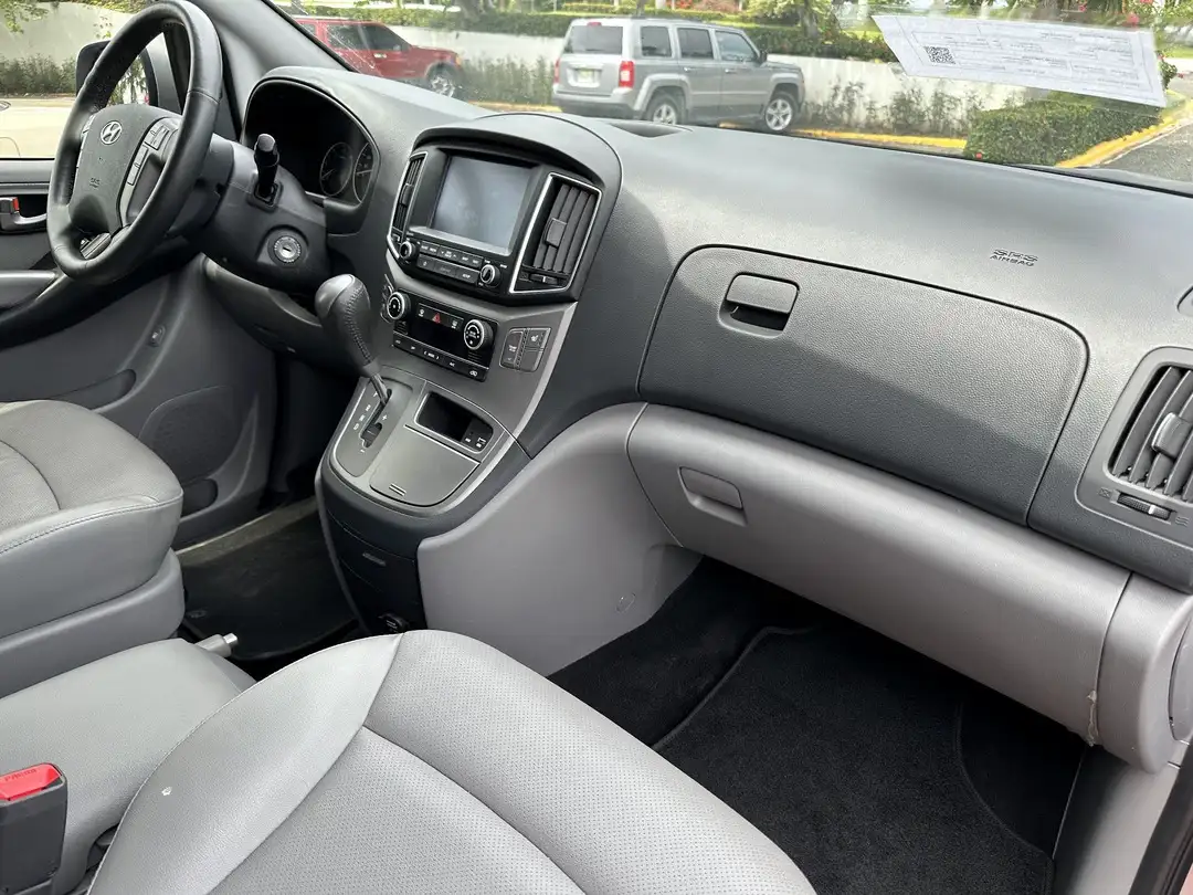 Hyundai H-1 2018