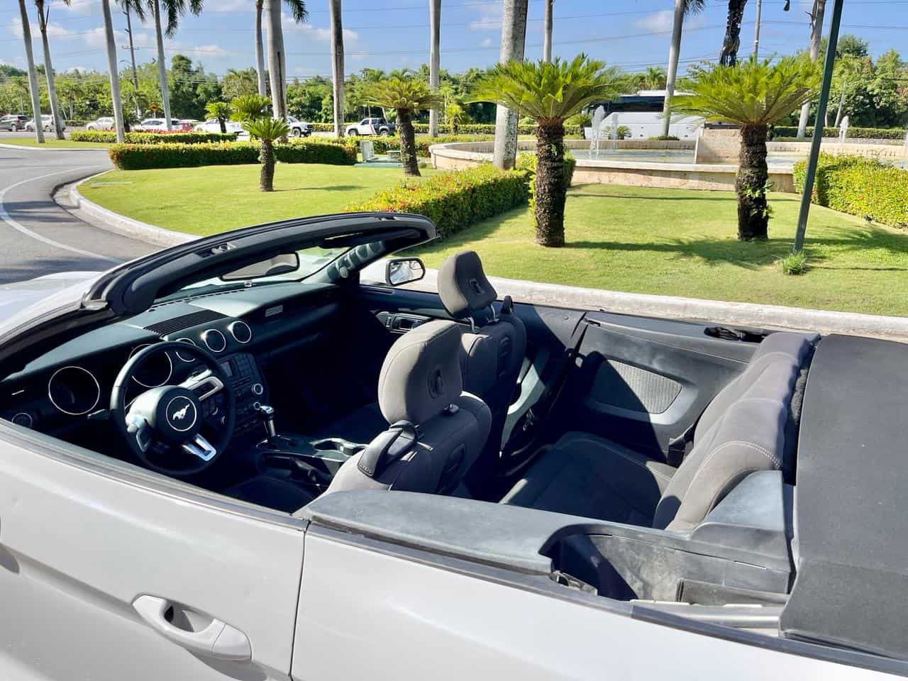 Mustang White convertible 3.7L 2015